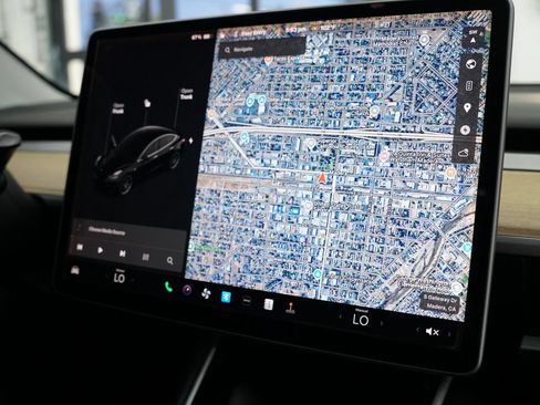 Used 2018 Tesla Model 3 Long Range AWD/4WD image 25