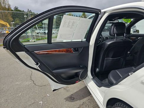 Used 2011 Mercedes-Benz C 300 4MATIC Sedan image 15