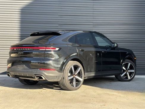 Certified 2025 Porsche Cayenne Coupe image 7