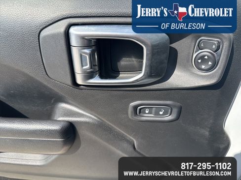Used 2022 Jeep Gladiator Sport image 16