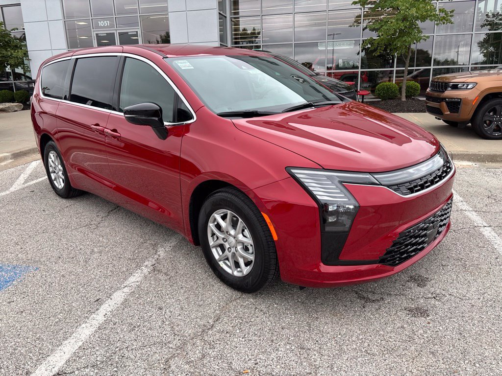 New 2027 Chrysler Pacifica Select FWD image 6