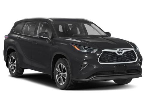 Used 2024 Toyota Highlander XLE AWD/4WD image 6