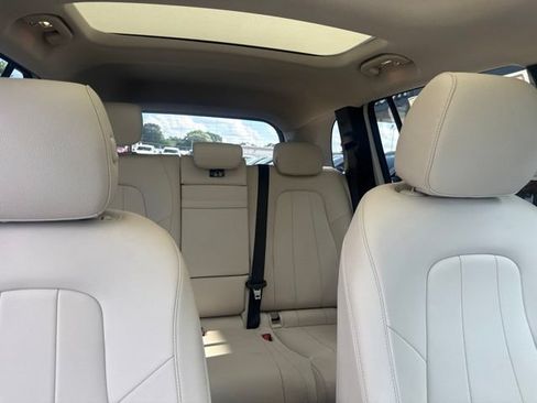 Used 2023 Mercedes-Benz GLB 250 4MATIC image 32