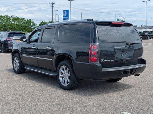 Used 2012 GMC Yukon XL Denali AWD/4WD image 3