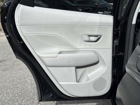 Used 2024 Hyundai Kona Limited image 13