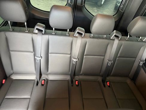 Used 2024 Mercedes-Benz Sprinter 2500 image 17