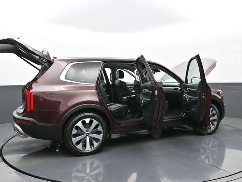 Used 2022 Kia Telluride EX w/ EX Premium Package FWD image 52