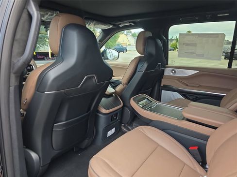 New 2026 Lincoln Navigator Black Label AWD/4WD image 14