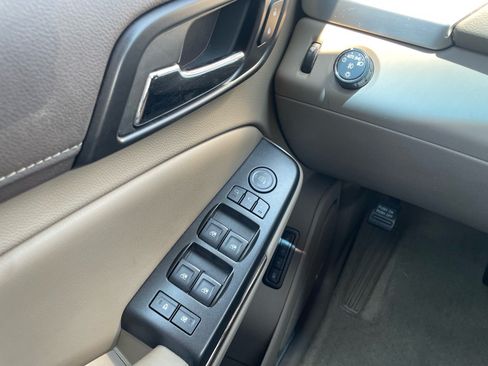 Used 2016 GMC Yukon XL SLT RWD image 20