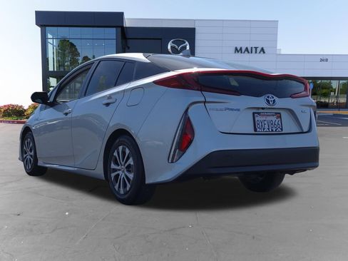 Used 2022 Toyota Prius Prime XLE FWD image 5