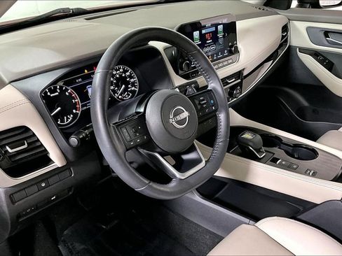 Used 2023 Nissan Rogue SL w/ SL Premium Package image 13