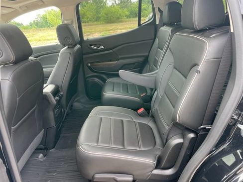 Used 2023 GMC Acadia Denali w/ Denali Technology Package AWD/4WD image 29