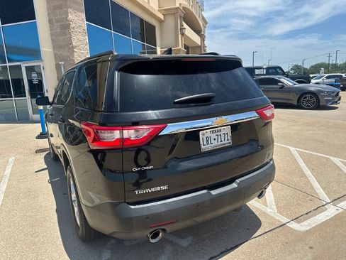 Used 2019 Chevrolet Traverse LT FWD image 9
