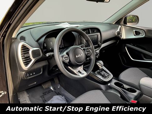 Used 2025 Kia Soul LX FWD image 16