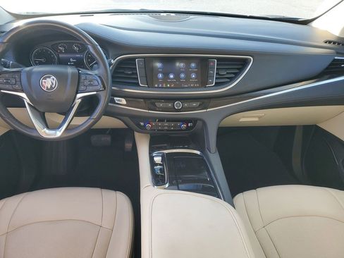 Used 2023 Buick Enclave Essence image 10