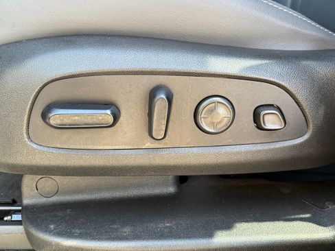 Used 2020 Buick Enclave Premium w/ Surround and Sites Package FWD image 16