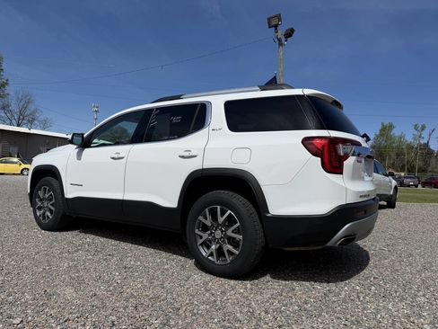 Used 2022 GMC Acadia SLT w/ Technology Package image 2