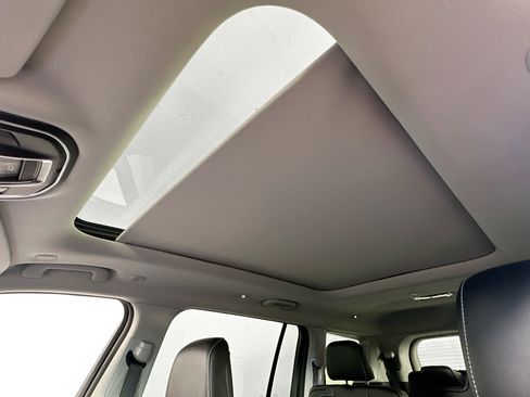 Used 2023 Jeep Grand Cherokee L Limited image 22