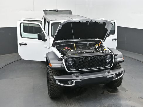 Used 2024 Jeep Wrangler Unlimited AWD/4WD image 41