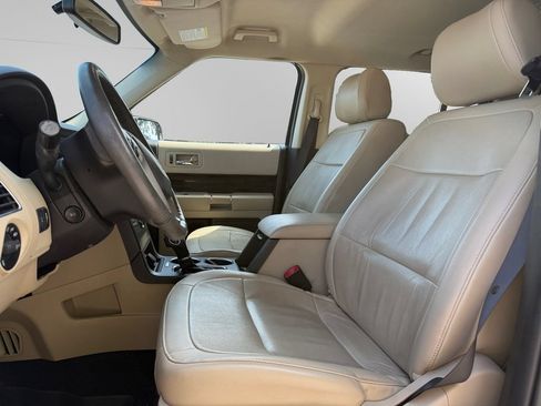 Certified 2019 Ford Flex SEL w/ Equipment Group 202A FWD image 9