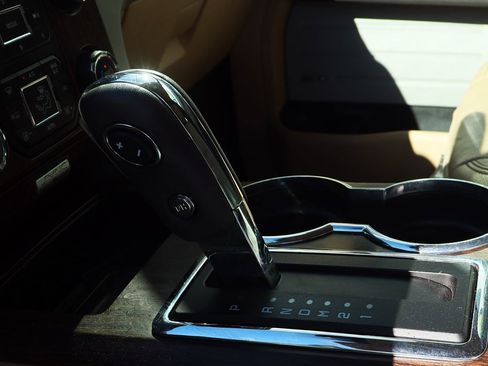 Used 2013 Ford F150 Lariat w/ Luxury Equipment Group image 48