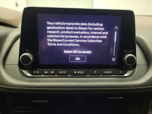 Used 2022 Nissan Rogue SV image 25