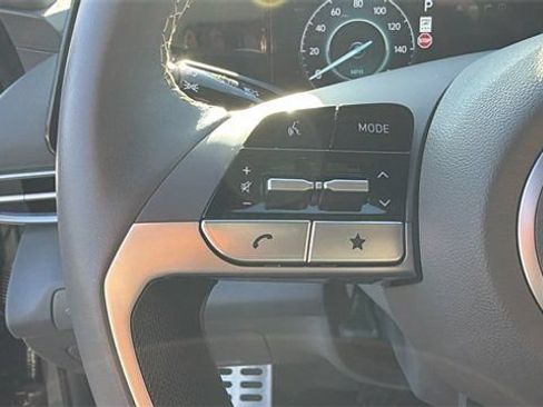 Used 2025 Hyundai Elantra SEL FWD image 18