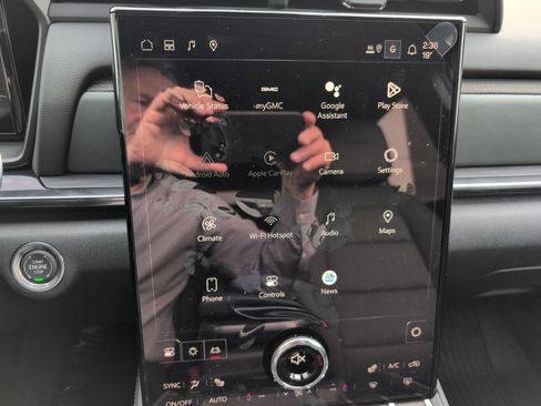 New 2026 GMC Terrain AT4 w/ LPO, Black Badging Package image 19