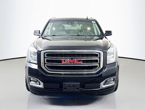 Used 2017 GMC Yukon SLT image 2