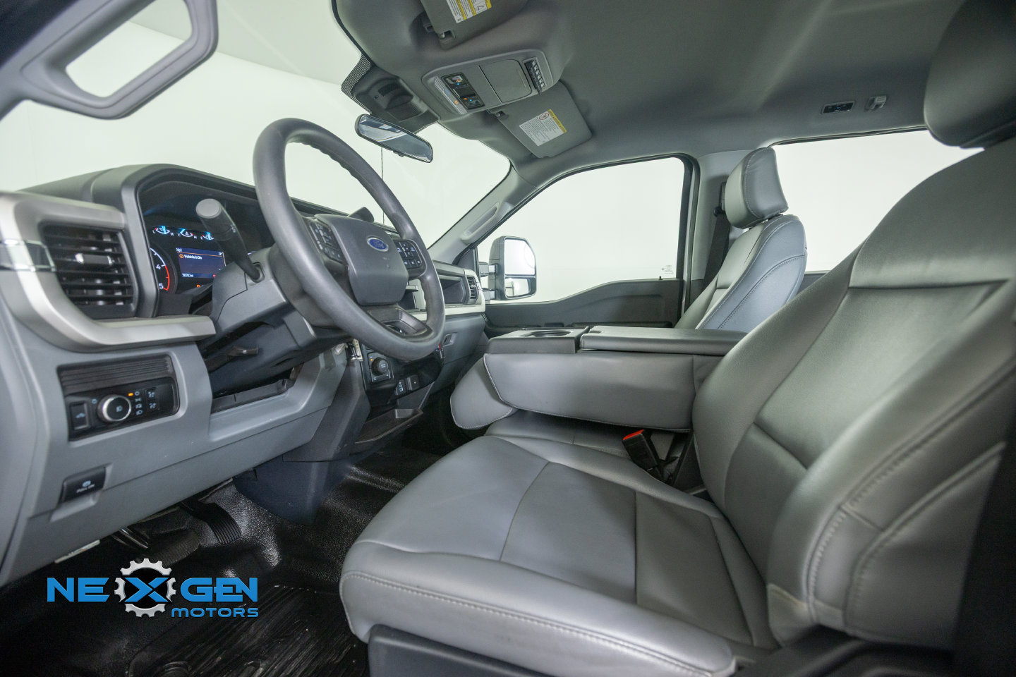 Used 2025 Ford F250 XL w/ XL Chrome Package AWD/4WD image 13