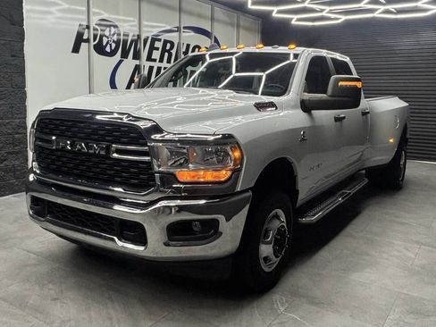 Used 2024 RAM 3500 Big Horn AWD/4WD image 1