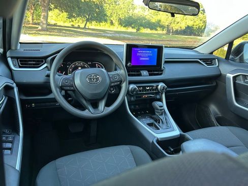 Used 2024 Toyota RAV4 XLE w/ Convenience Package FWD image 12