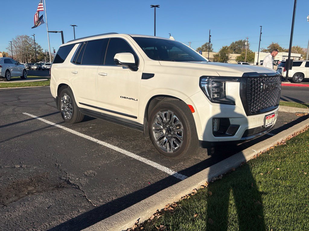 Used 2023 GMC Yukon Denali Ultimate AWD/4WD image 7