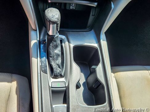 Used 2018 Honda Accord EX image 16
