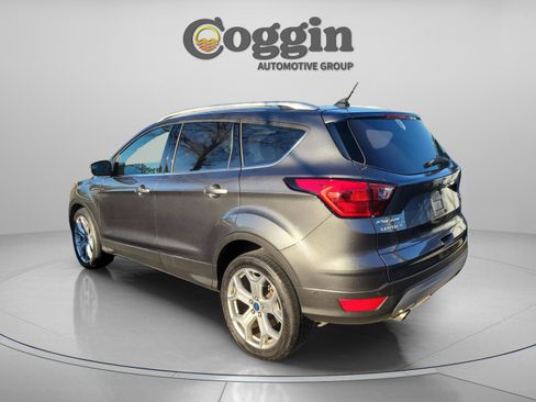 Used 2019 Ford Escape Titanium image 3