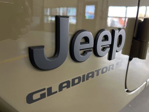 New 2026 Jeep Gladiator Sport image 18
