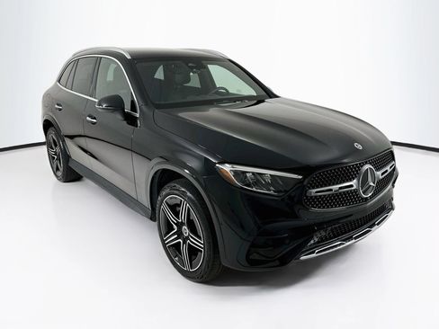Used 2024 Mercedes-Benz GLC 300 4MATIC image 1