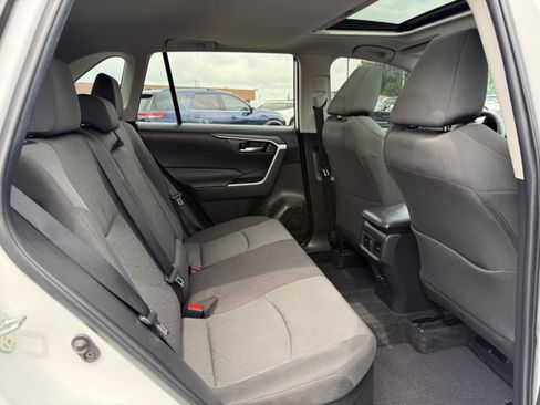 Used 2022 Toyota RAV4 XLE w/ Convenience Package AWD/4WD image 25