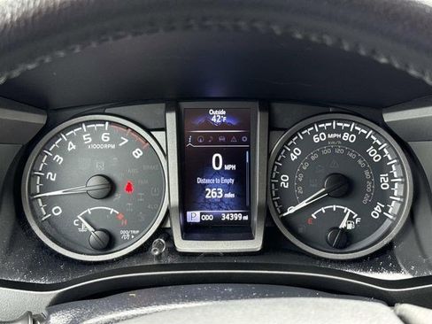 Used 2019 Toyota Tacoma TRD Off-Road w/ Technology Package image 27