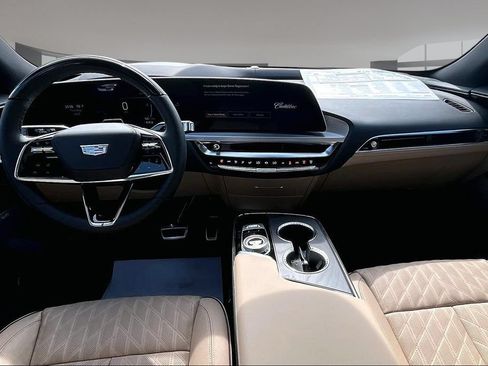 New 2026 Cadillac Lyriq Signature Sport w/ Nappa Leather Package AWD/4WD image 5