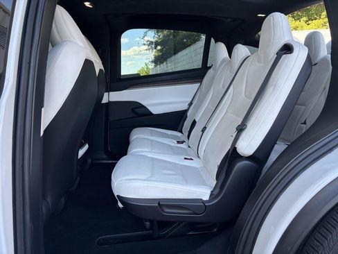 Used 2022 Tesla Model X AWD/4WD image 23