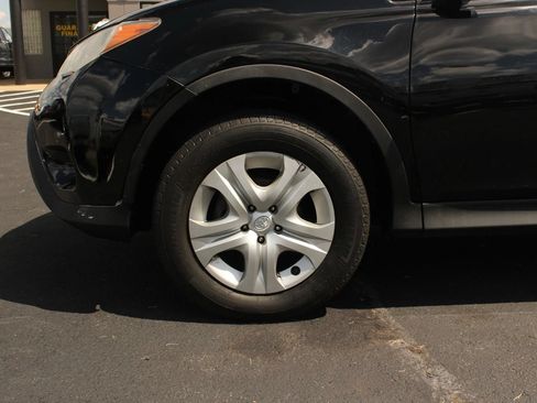Used 2015 Toyota RAV4 LE AWD/4WD image 3