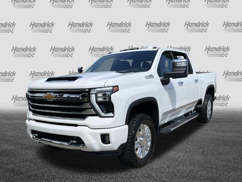 Used 2024 Chevrolet Silverado 2500 High Country w/ Technology Package AWD/4WD image 5