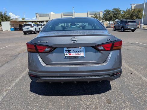 Used 2024 Nissan Altima 2.5 SV FWD image 7