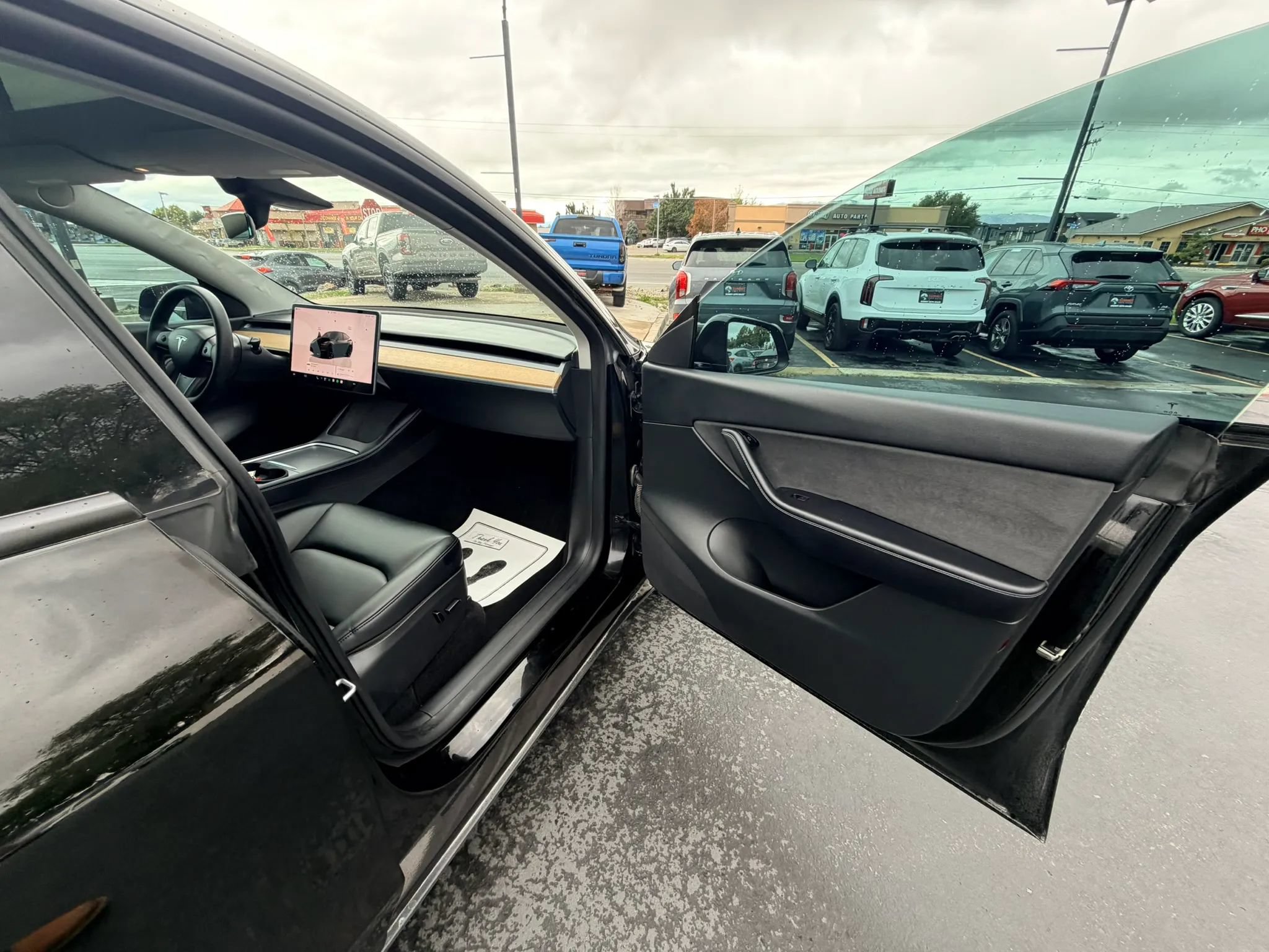 Used 2022 Tesla Model Y Long Range AWD/4WD image 21