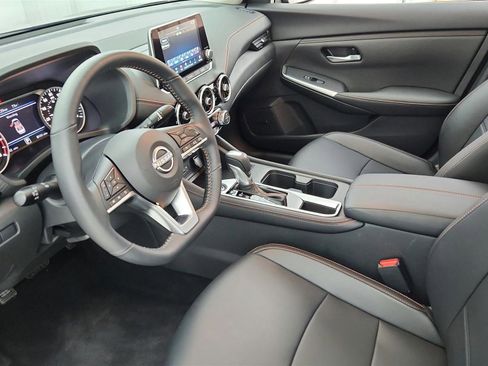 Used 2025 Nissan Sentra SR w/ SR Premium Package FWD image 25