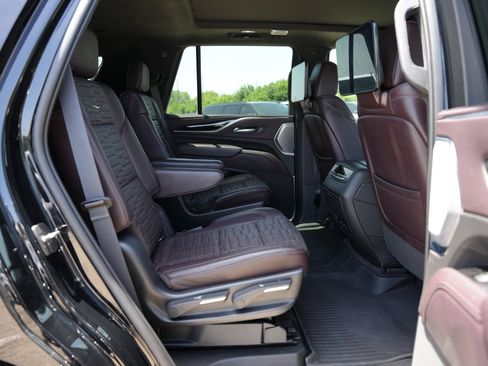 Certified 2022 Cadillac Escalade Sport Platinum w/ Heavy-Duty Trailer Package AWD/4WD image 21