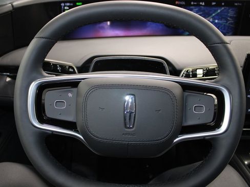 New 2026 Lincoln Nautilus Premier AWD/4WD image 34