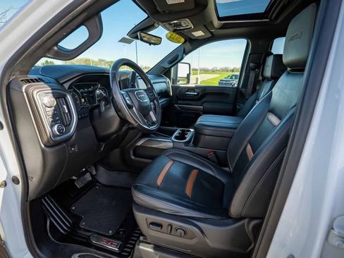 Used 2023 GMC Sierra 2500 AT4 w/ AT4 Premium Plus Package AWD/4WD image 5