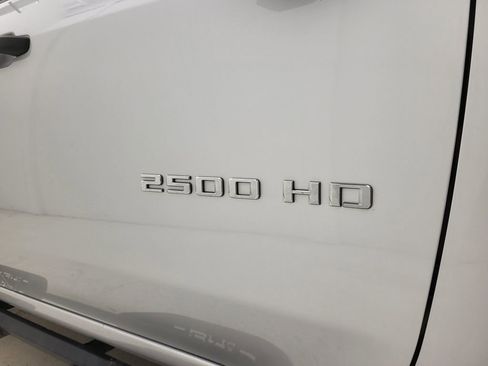 Used 2022 Chevrolet Silverado 2500 Custom image 19